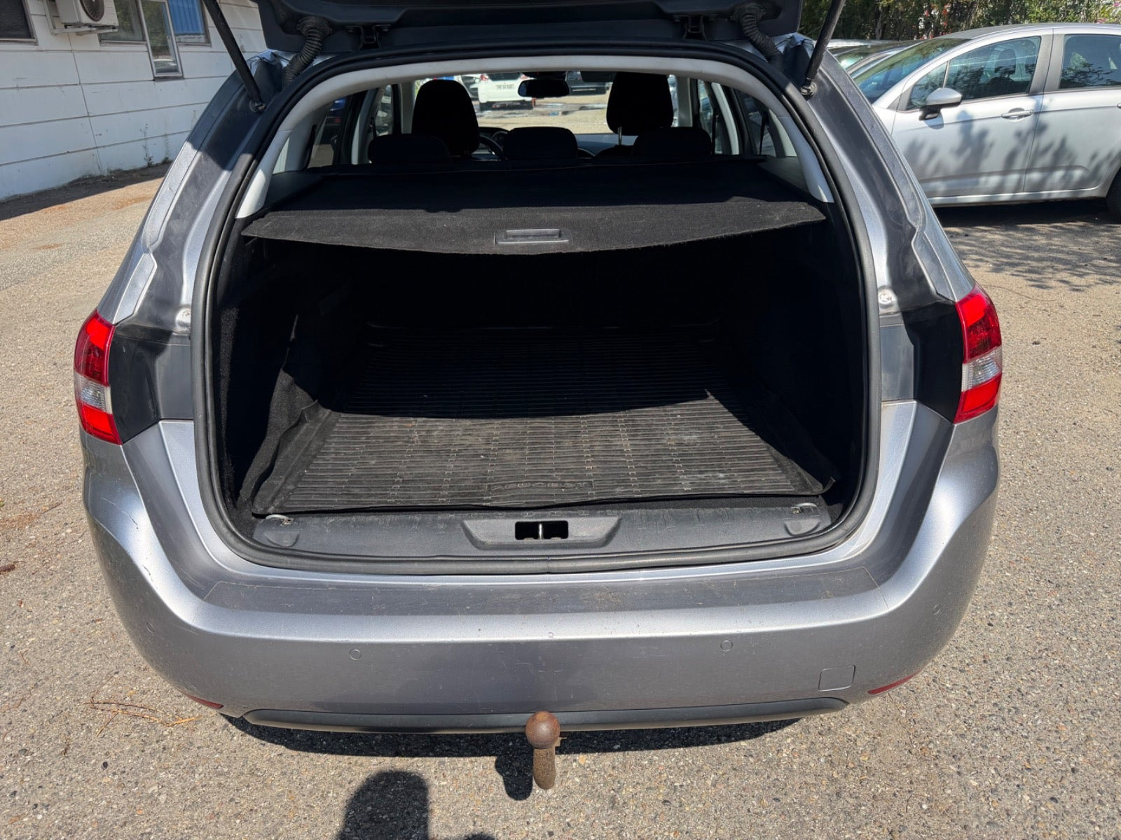 Grøn Peugeot 308 fra 2015