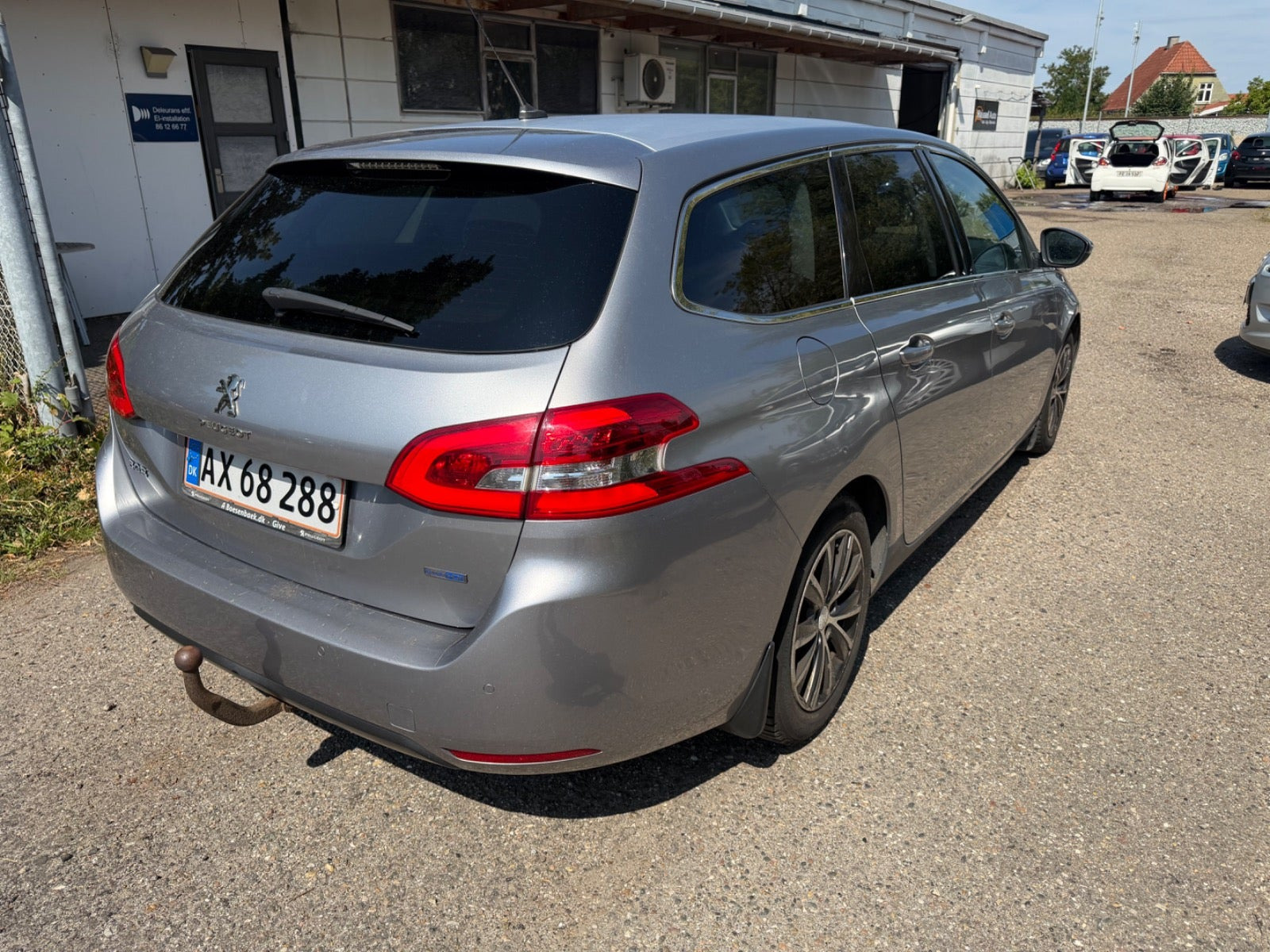 Grøn Peugeot 308 fra 2015