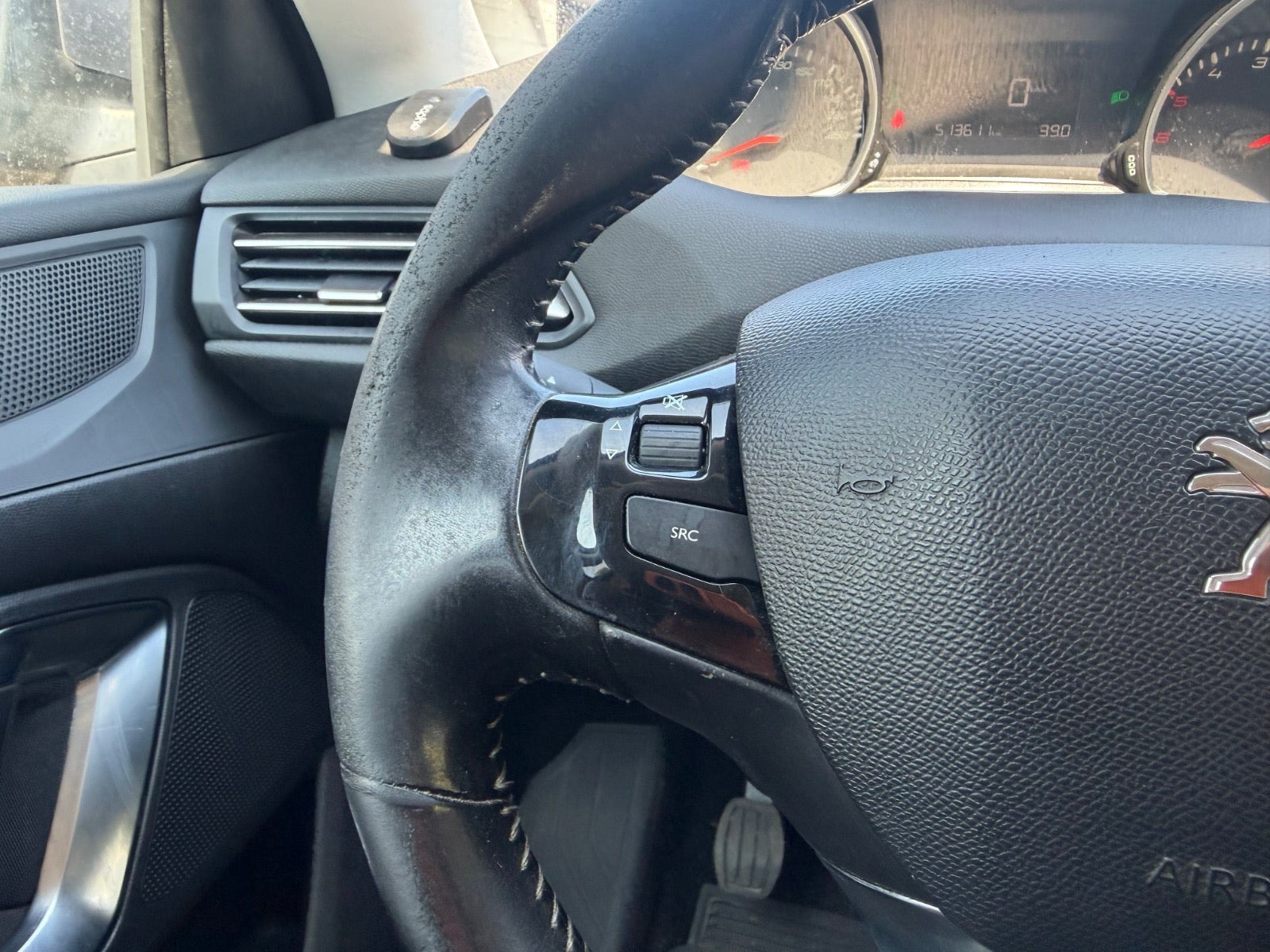 Grøn Peugeot 308 fra 2015