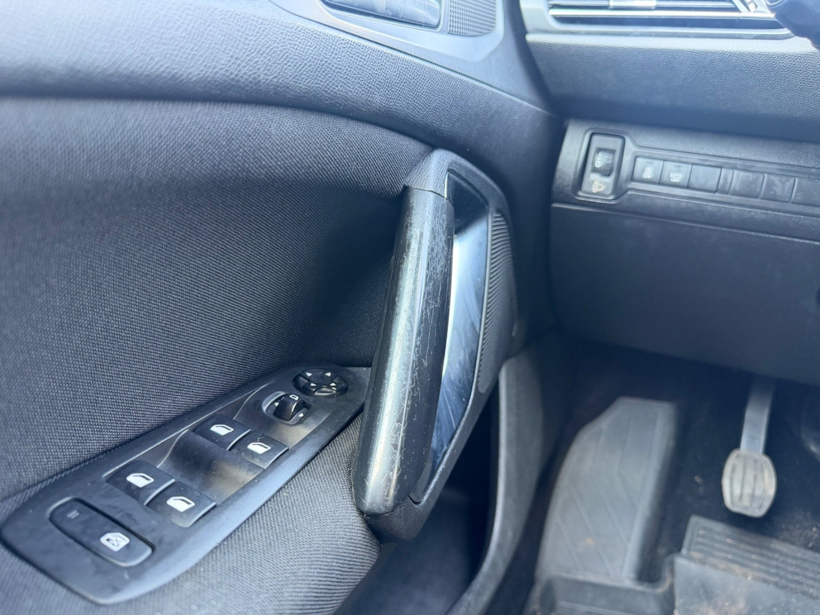 Grøn Peugeot 308 fra 2015