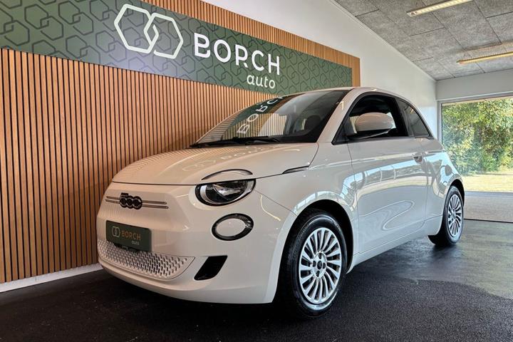 Hvid Fiat 500e fra 2023