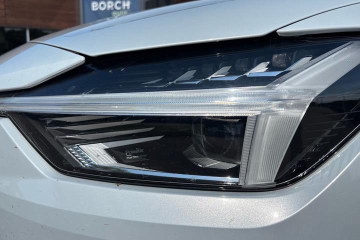 Beige Polestar 2 fra 2021