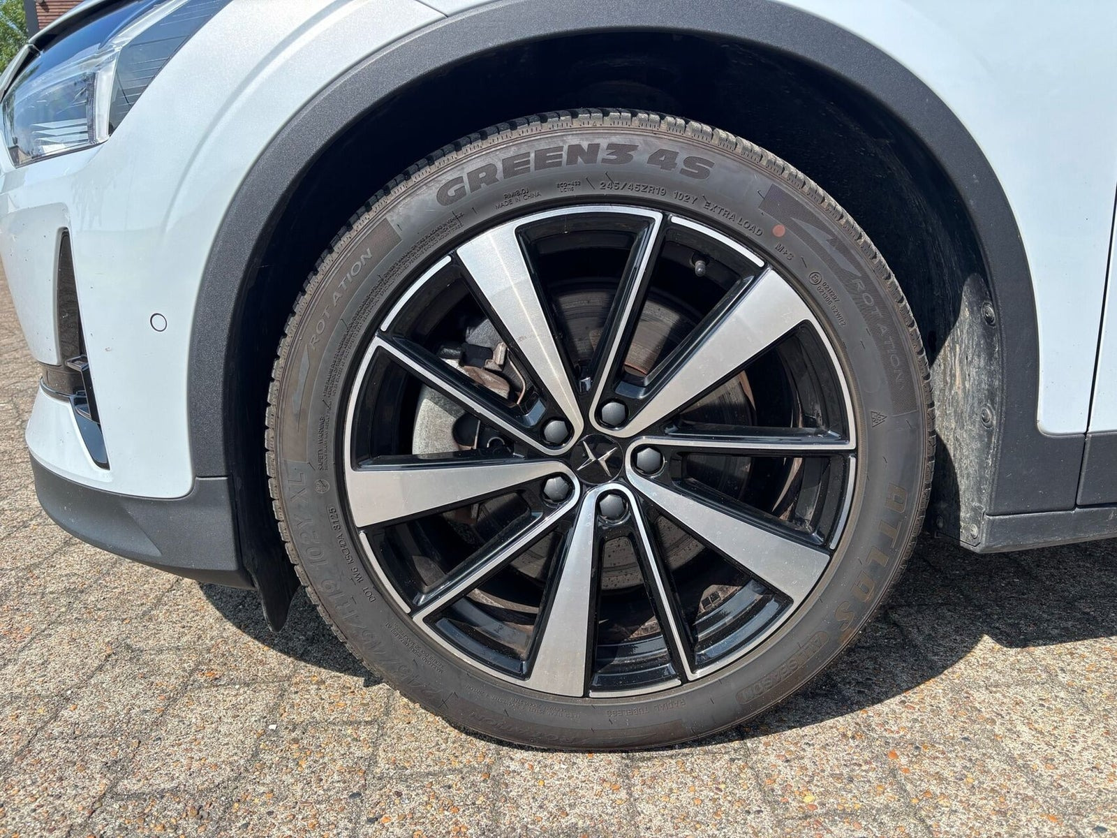 Beige Polestar 2 fra 2021