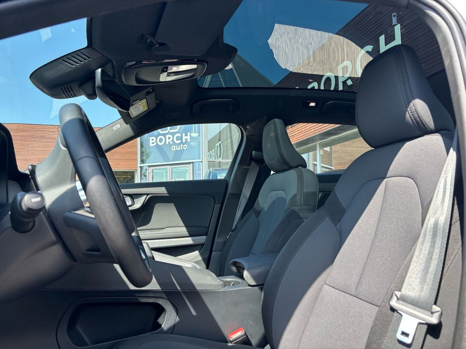 Beige Polestar 2 fra 2021