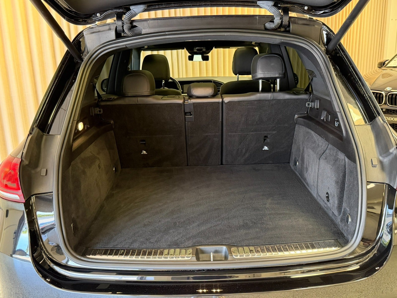 Sort Mercedes GLE350 de fra 2021