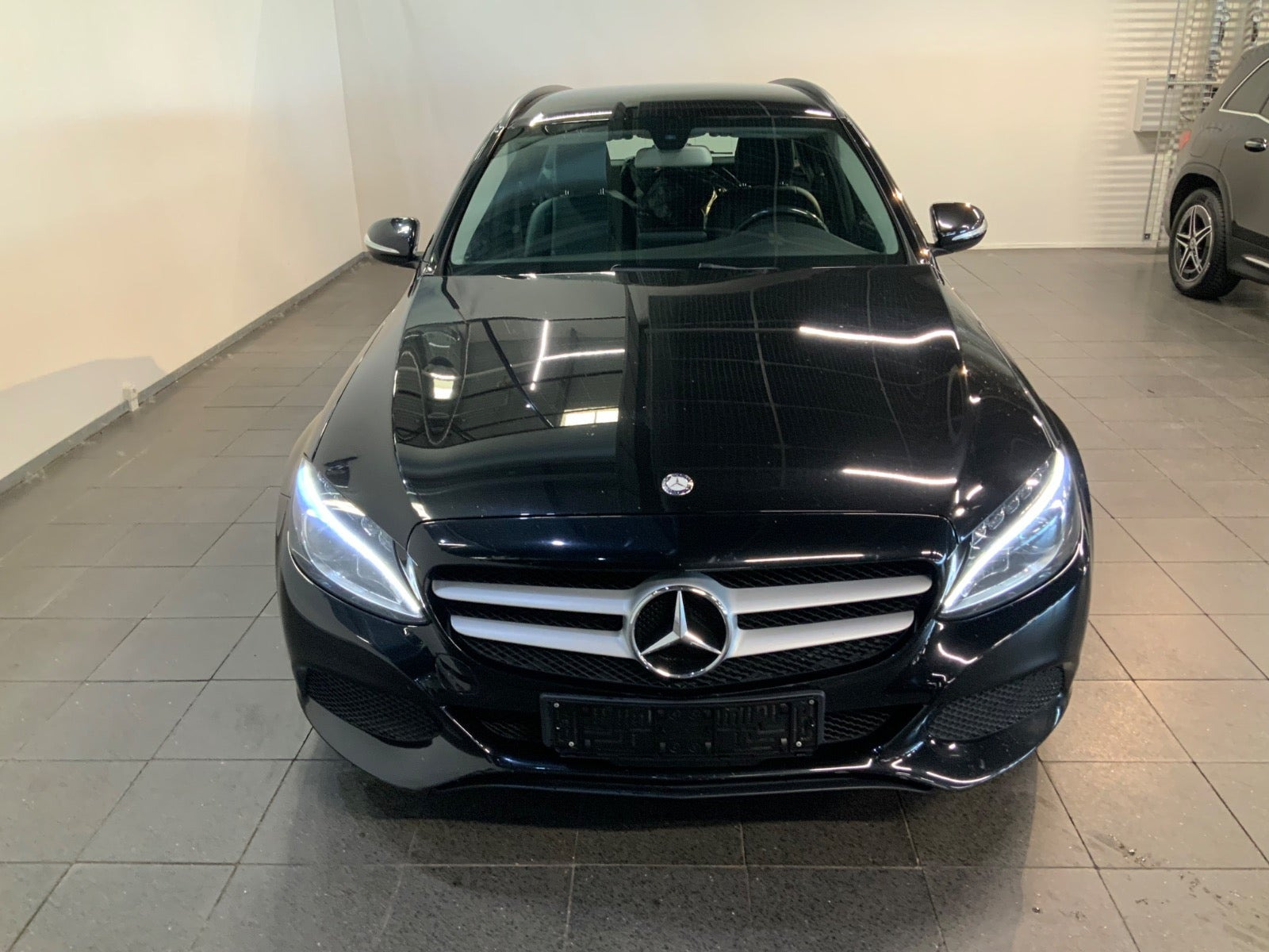 Sort Mercedes C200 fra 2015