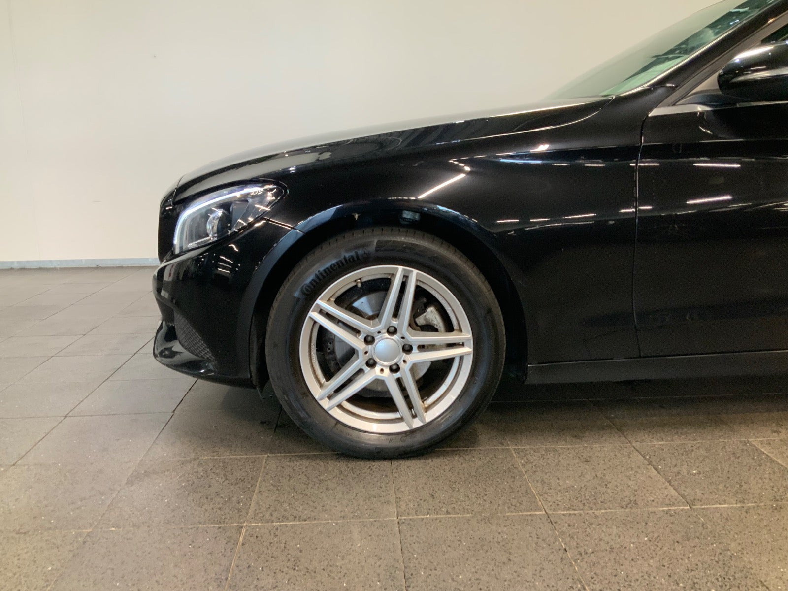 Sort Mercedes C200 fra 2015