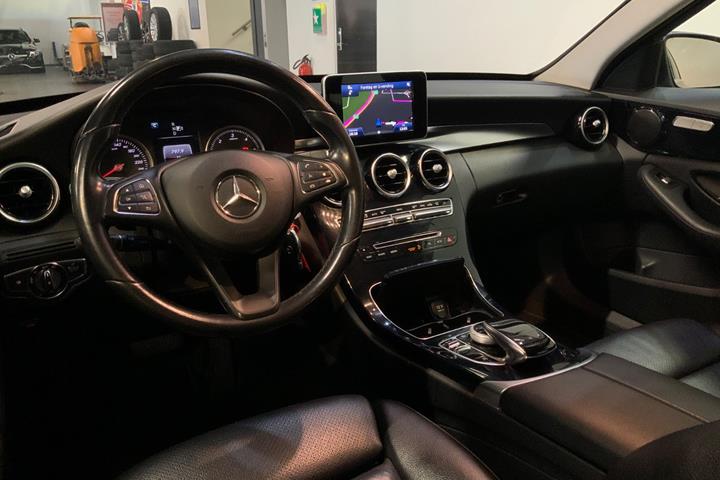 Sort Mercedes C200 fra 2015