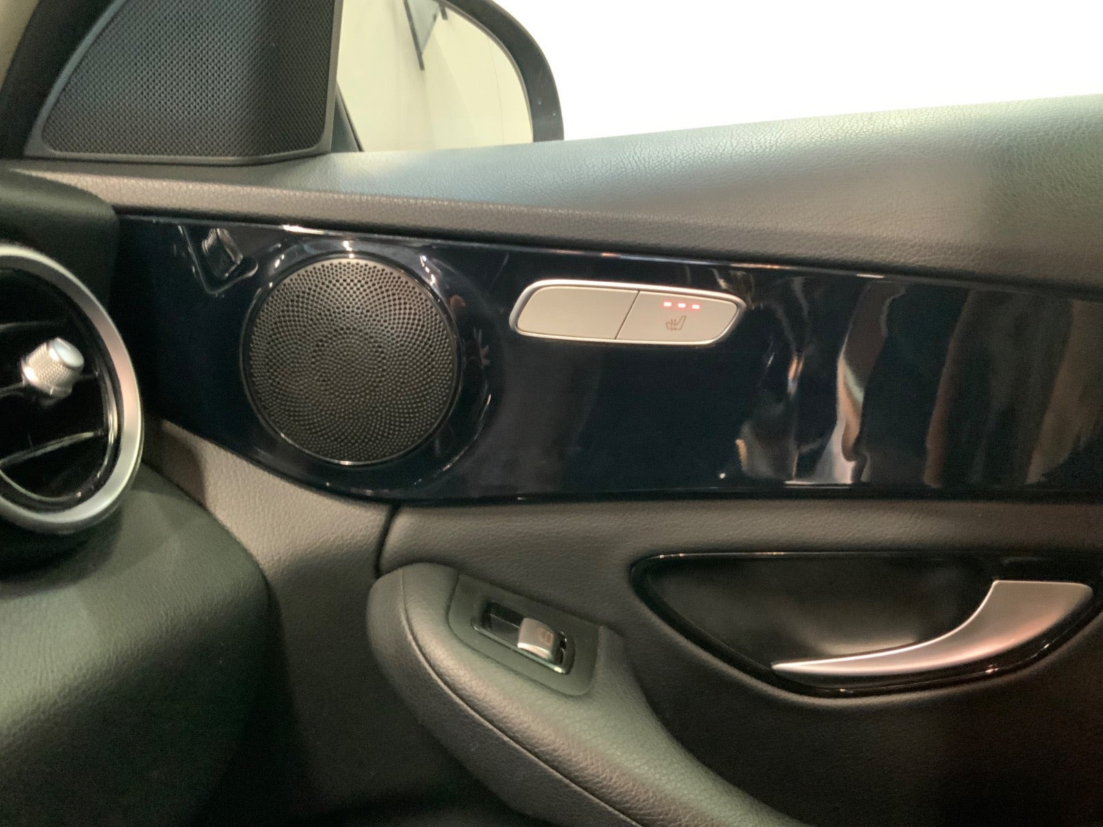 Sort Mercedes C200 fra 2015