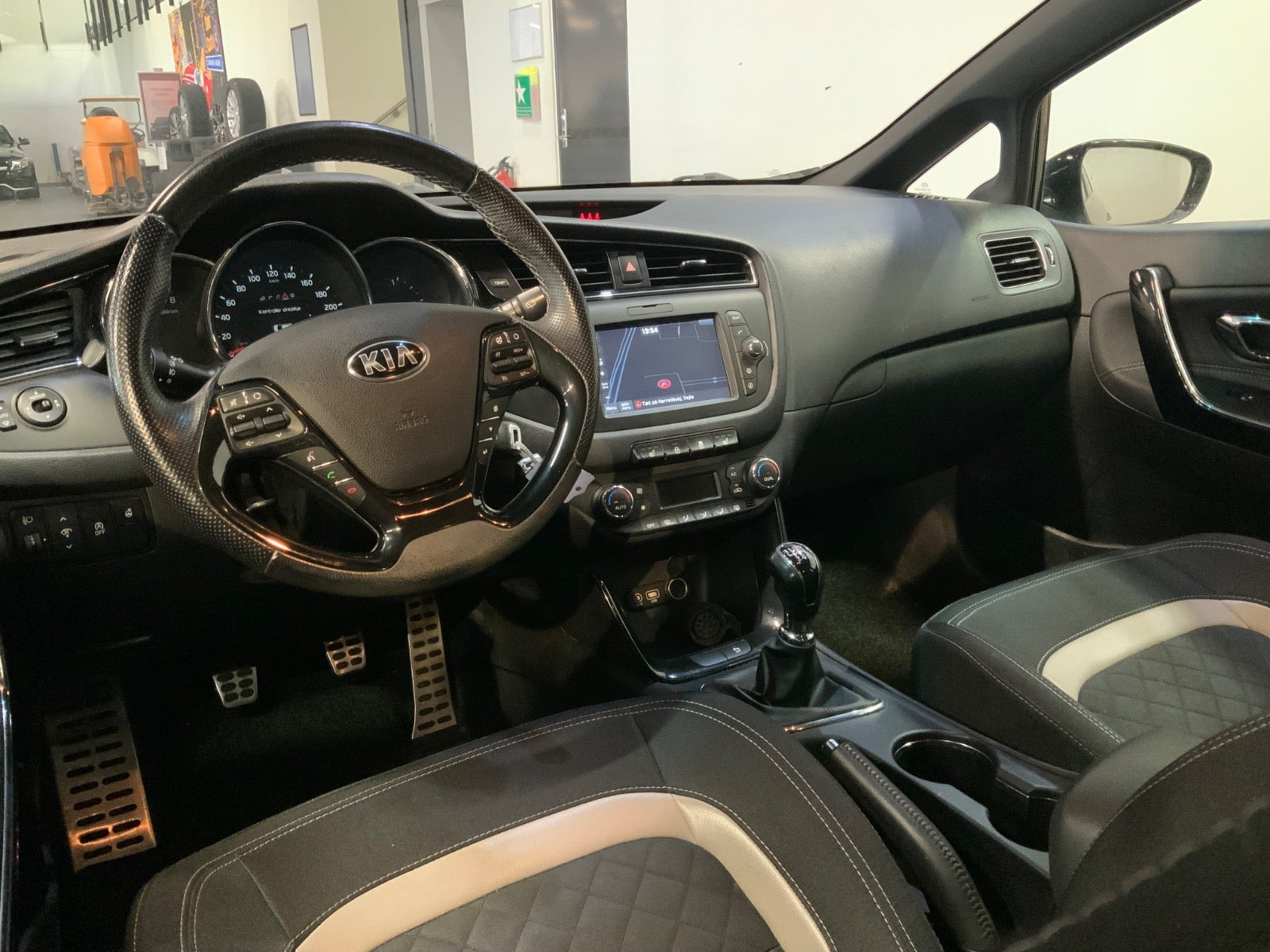 Sort Kia Ceed fra 2017