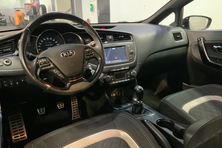 Sort Kia Ceed fra 2017