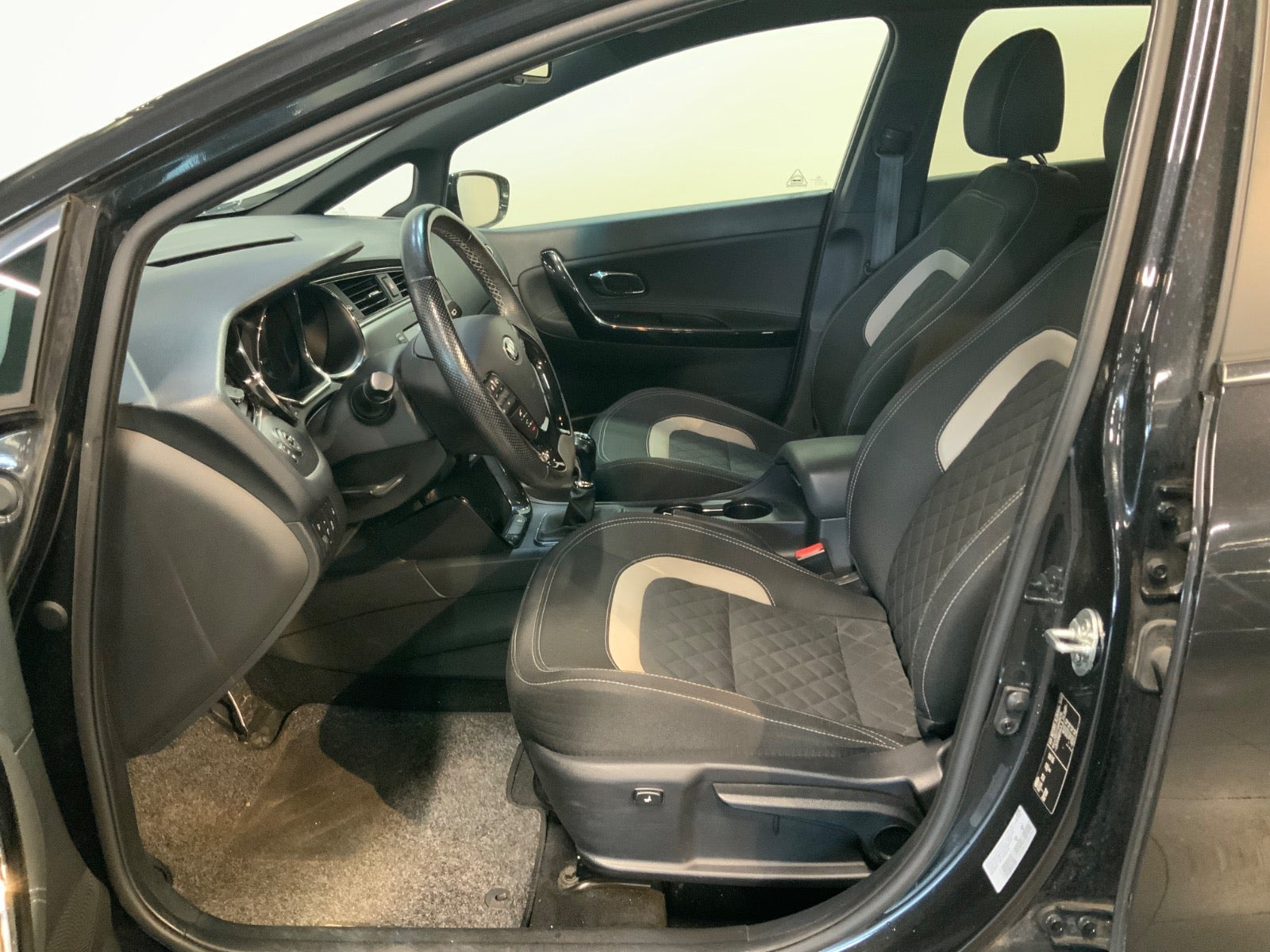 Sort Kia Ceed fra 2017
