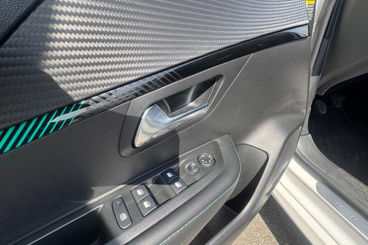 undefined Peugeot 208 fra 2021