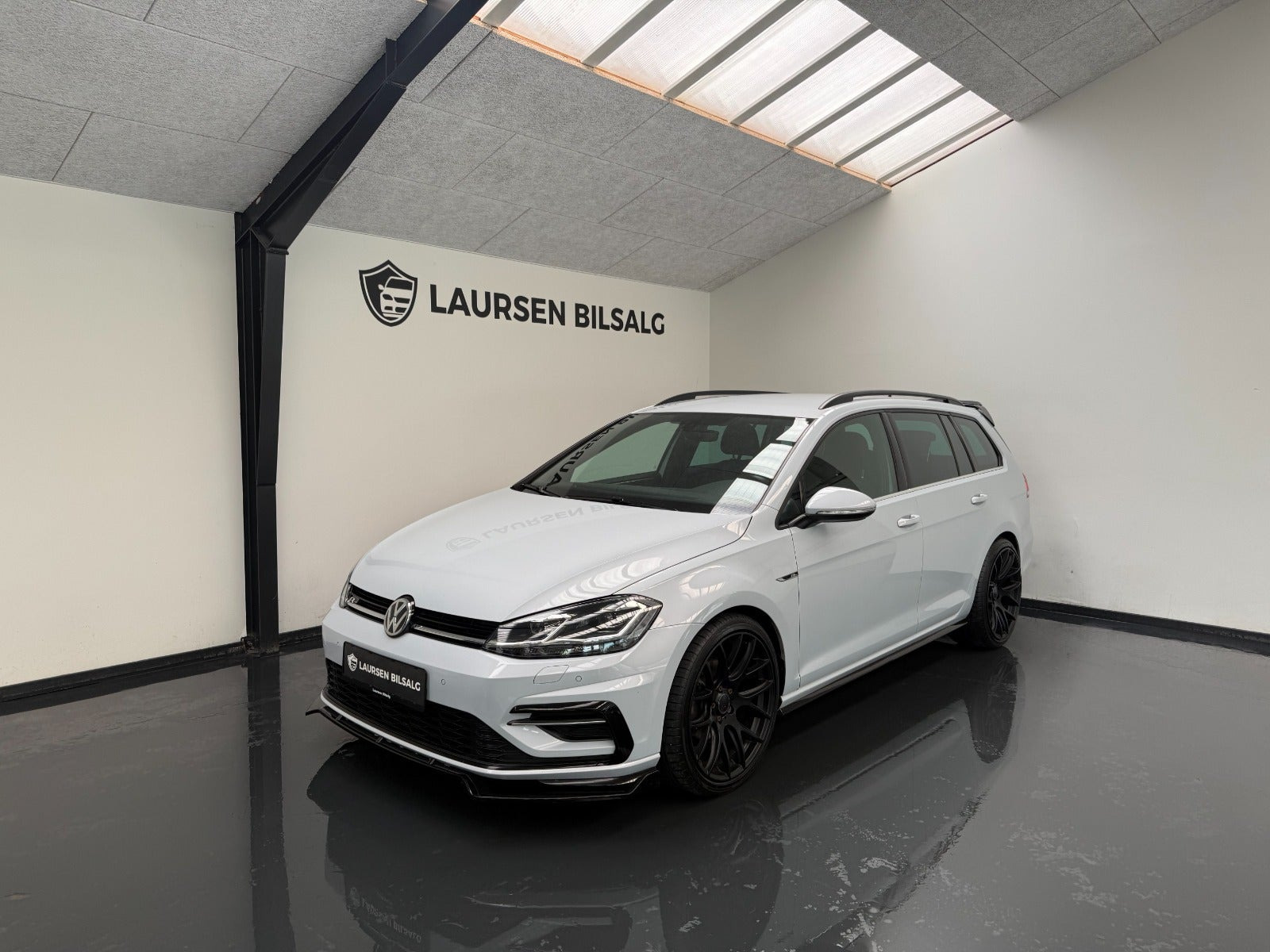 Hvid VW Golf VII fra 2018