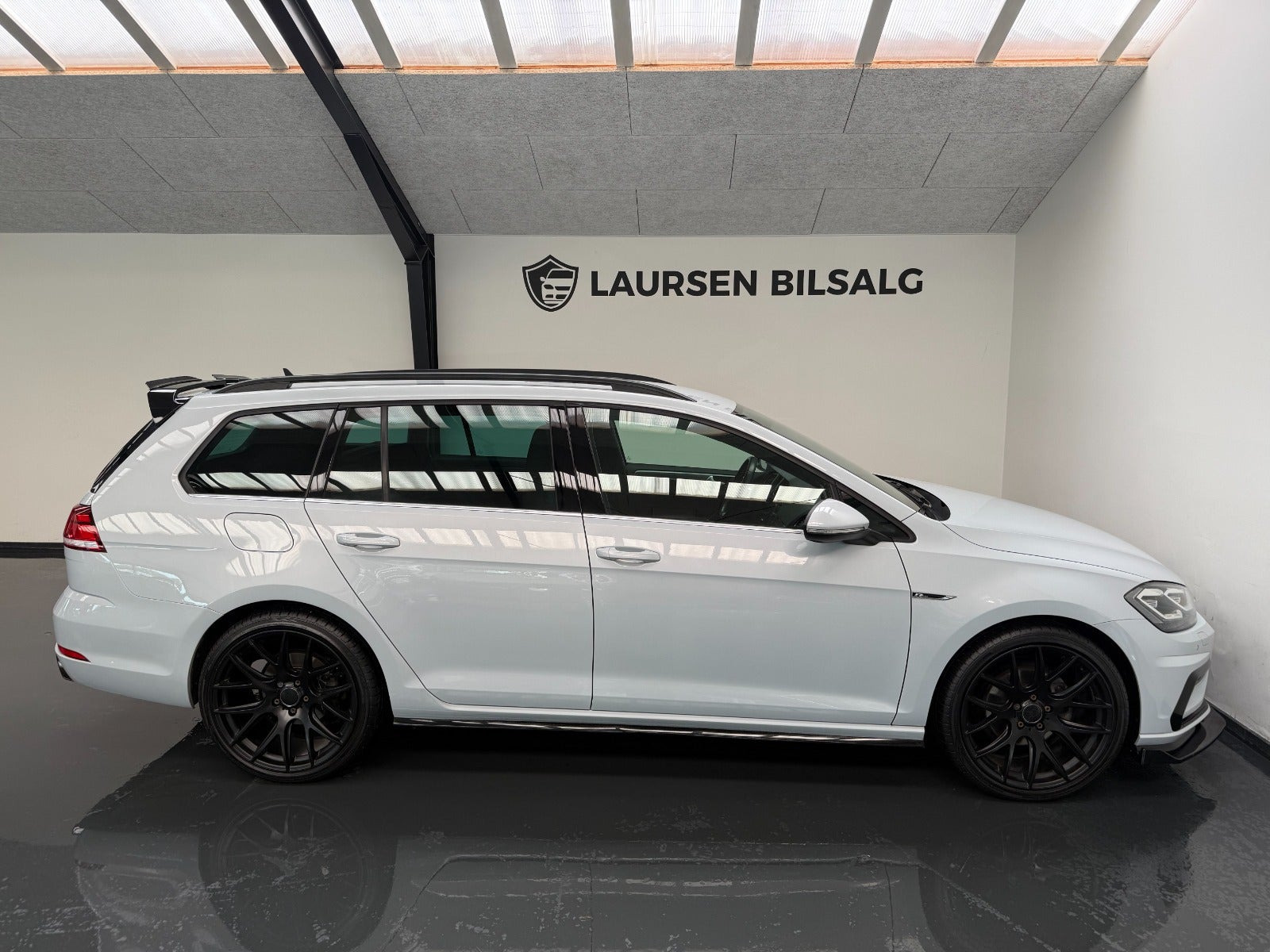 Hvid VW Golf VII fra 2018