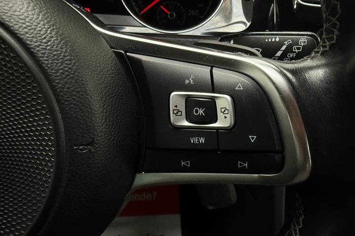 Hvid VW Golf VII fra 2018