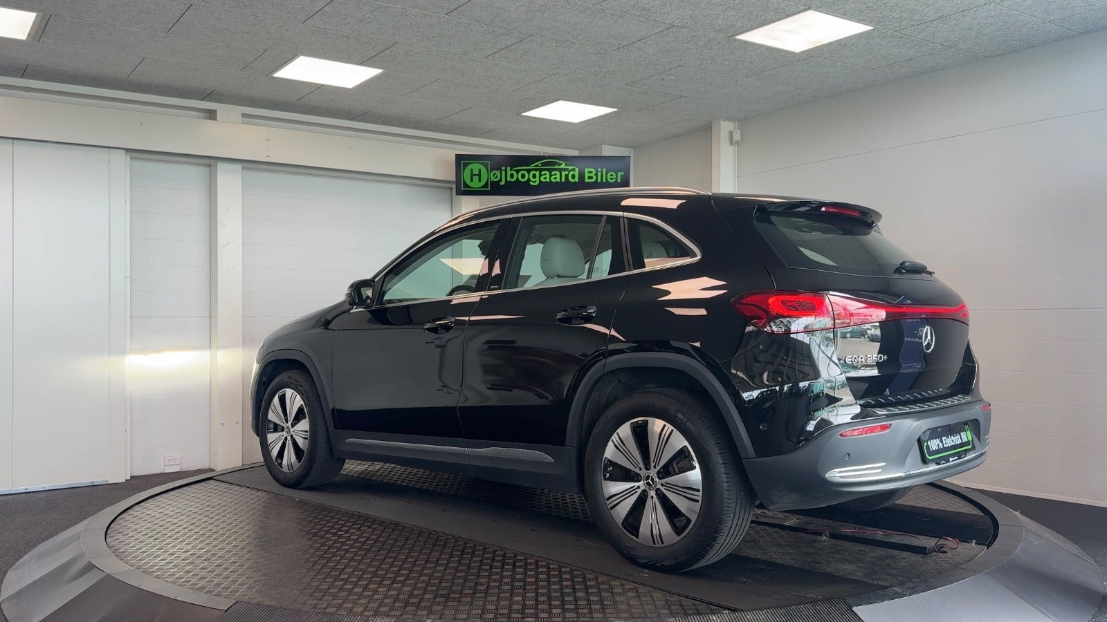 Sort Mercedes EQA250+ fra 2023