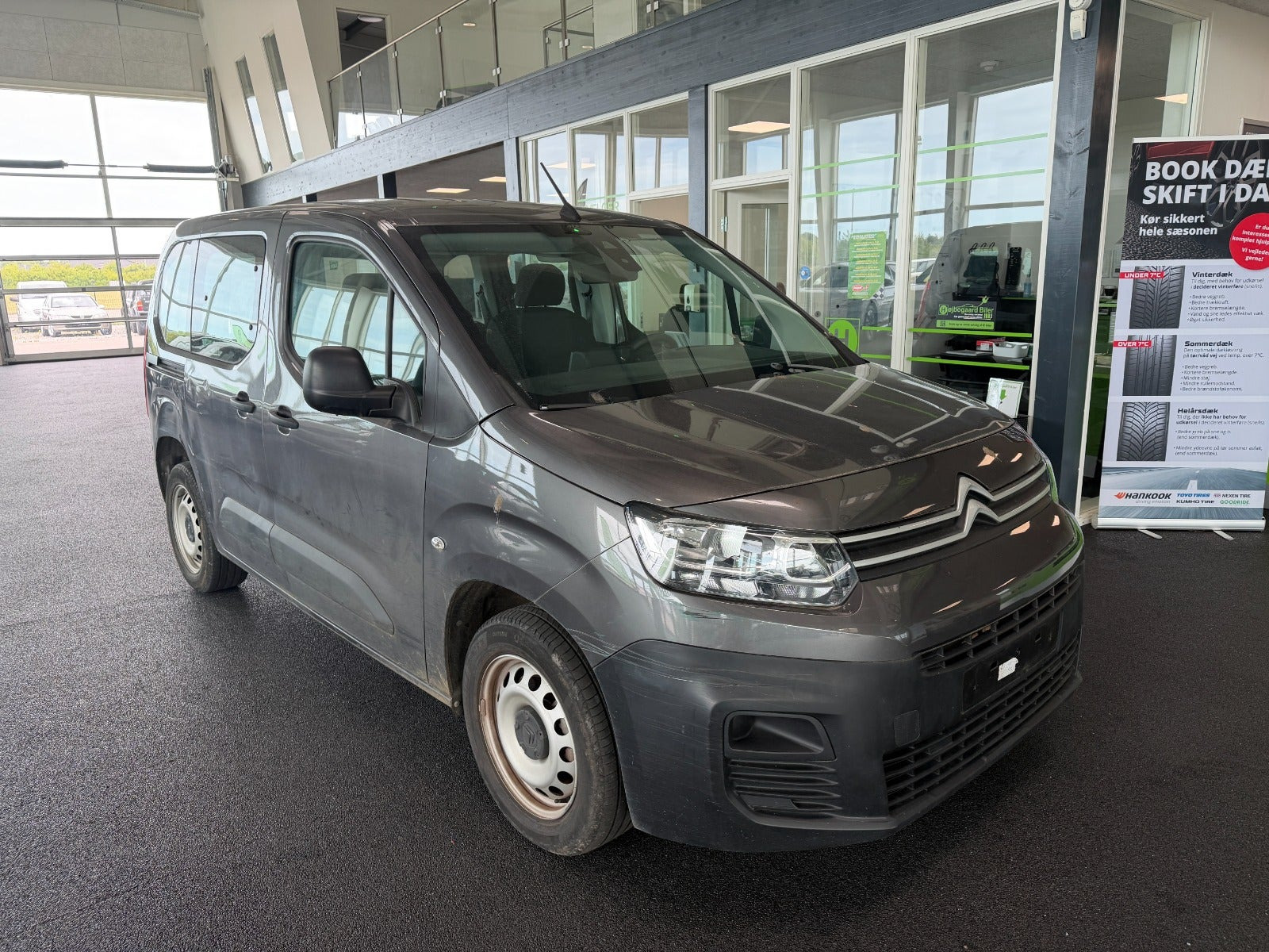 Grå Citroën ë-Berlingo fra 2023