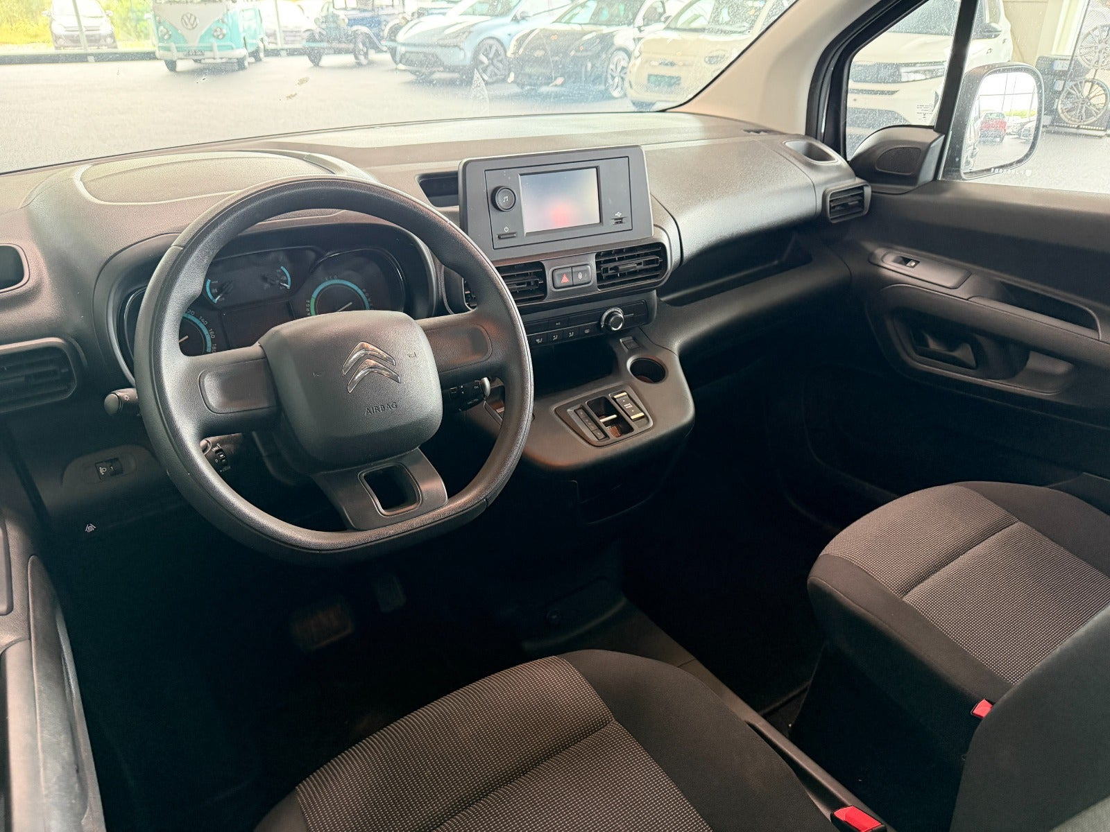 Grå Citroën ë-Berlingo fra 2023