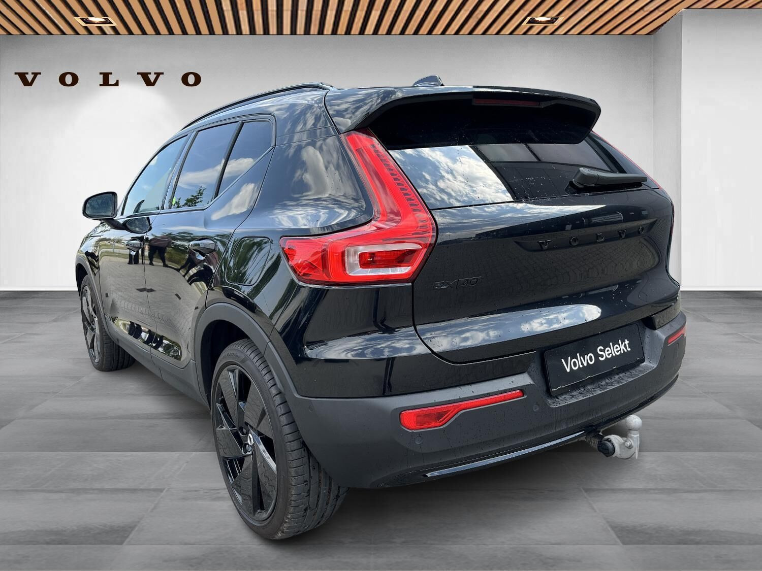 Sort Volvo EX40 fra 2025