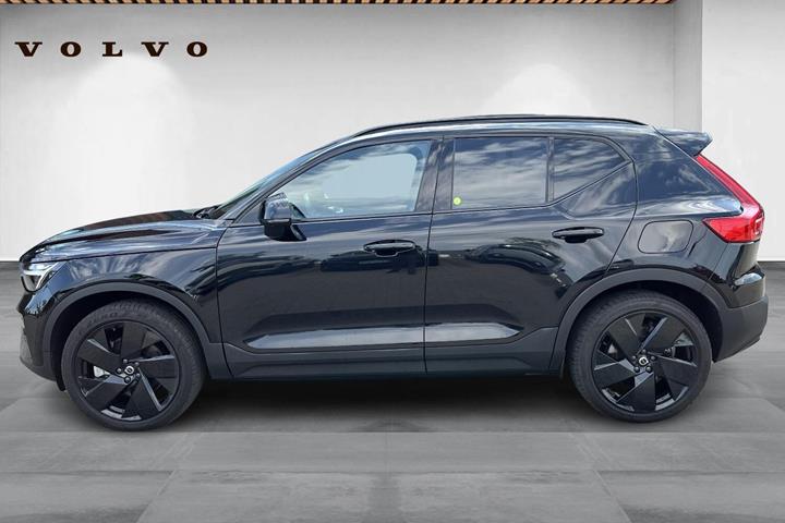 Sort Volvo EX40 fra 2025