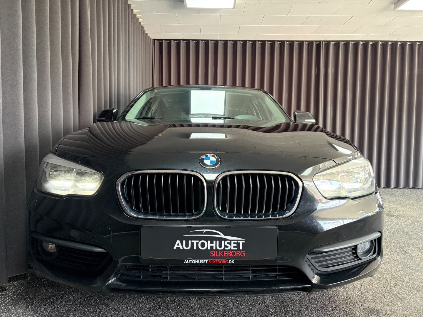 Sort BMW 118i fra 2018