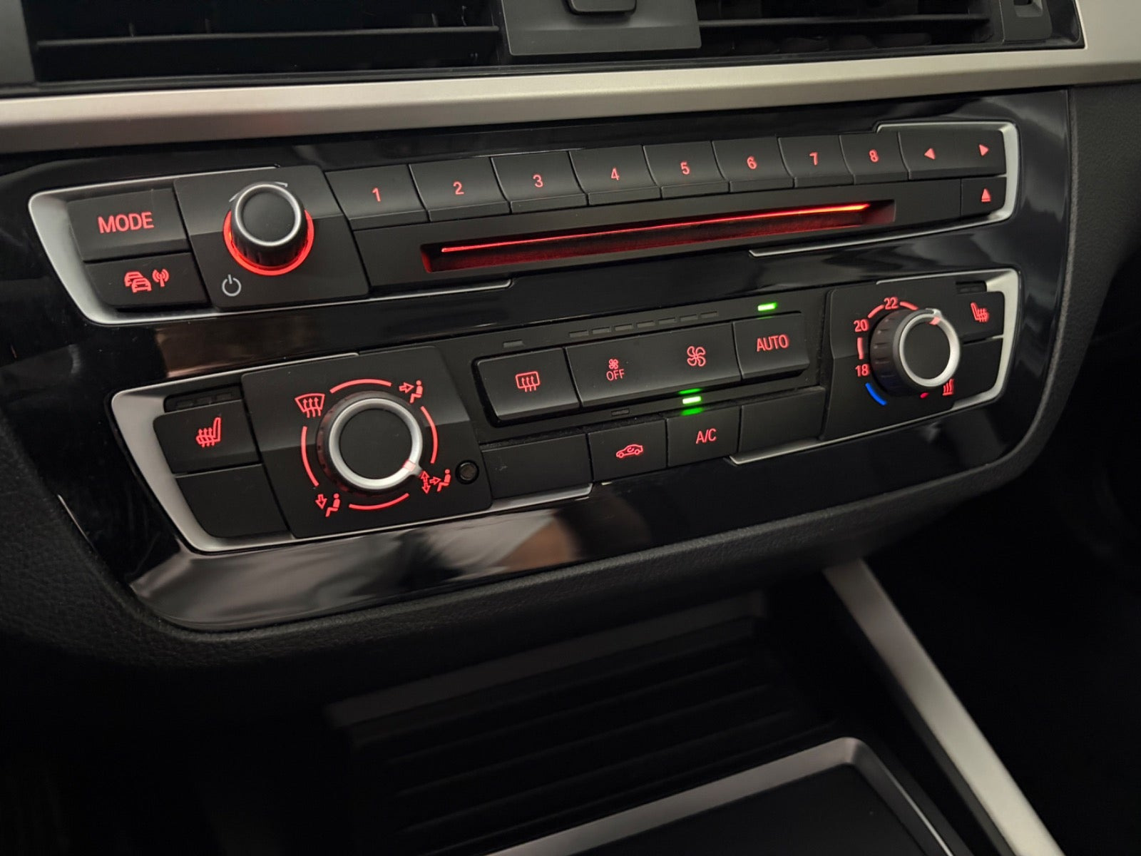 Sort BMW 118i fra 2018
