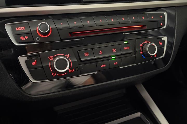 Sort BMW 118i fra 2018