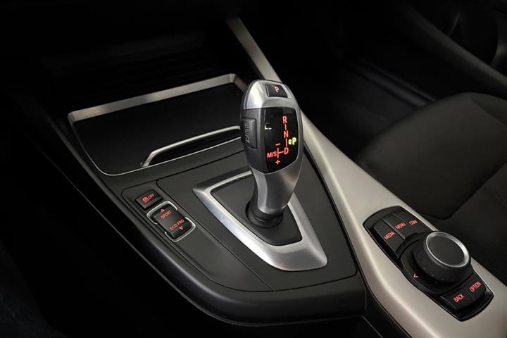 Sort BMW 118i fra 2018