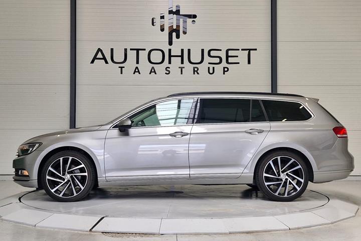 Grå VW Passat fra 2016