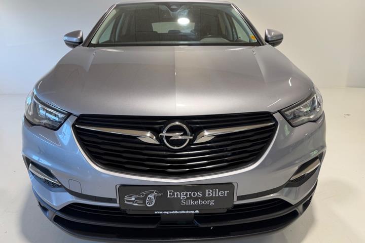 Grå Opel Grandland X fra 2018