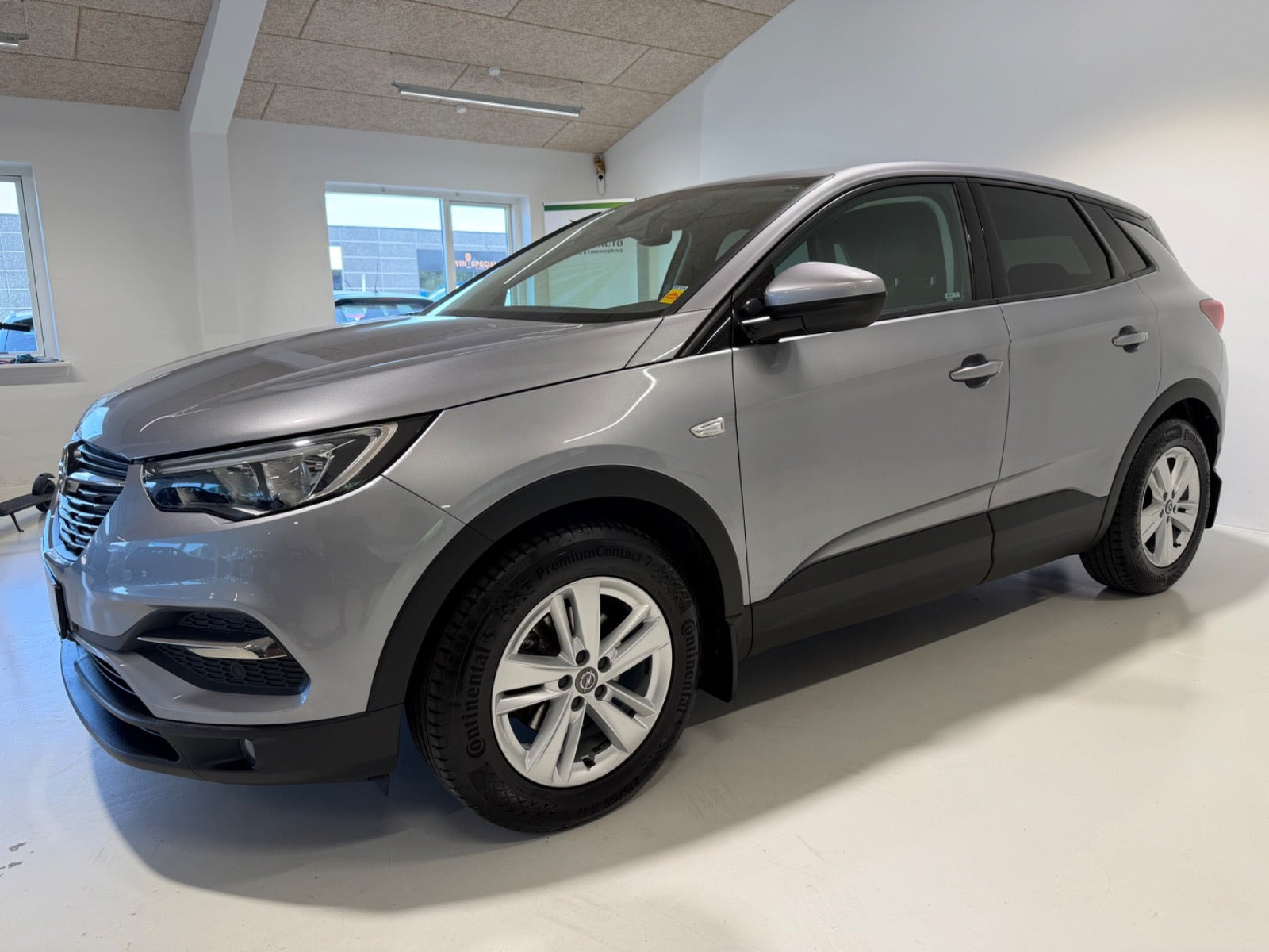 Grå Opel Grandland X fra 2018