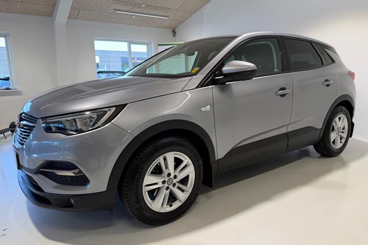 Grå Opel Grandland X fra 2018
