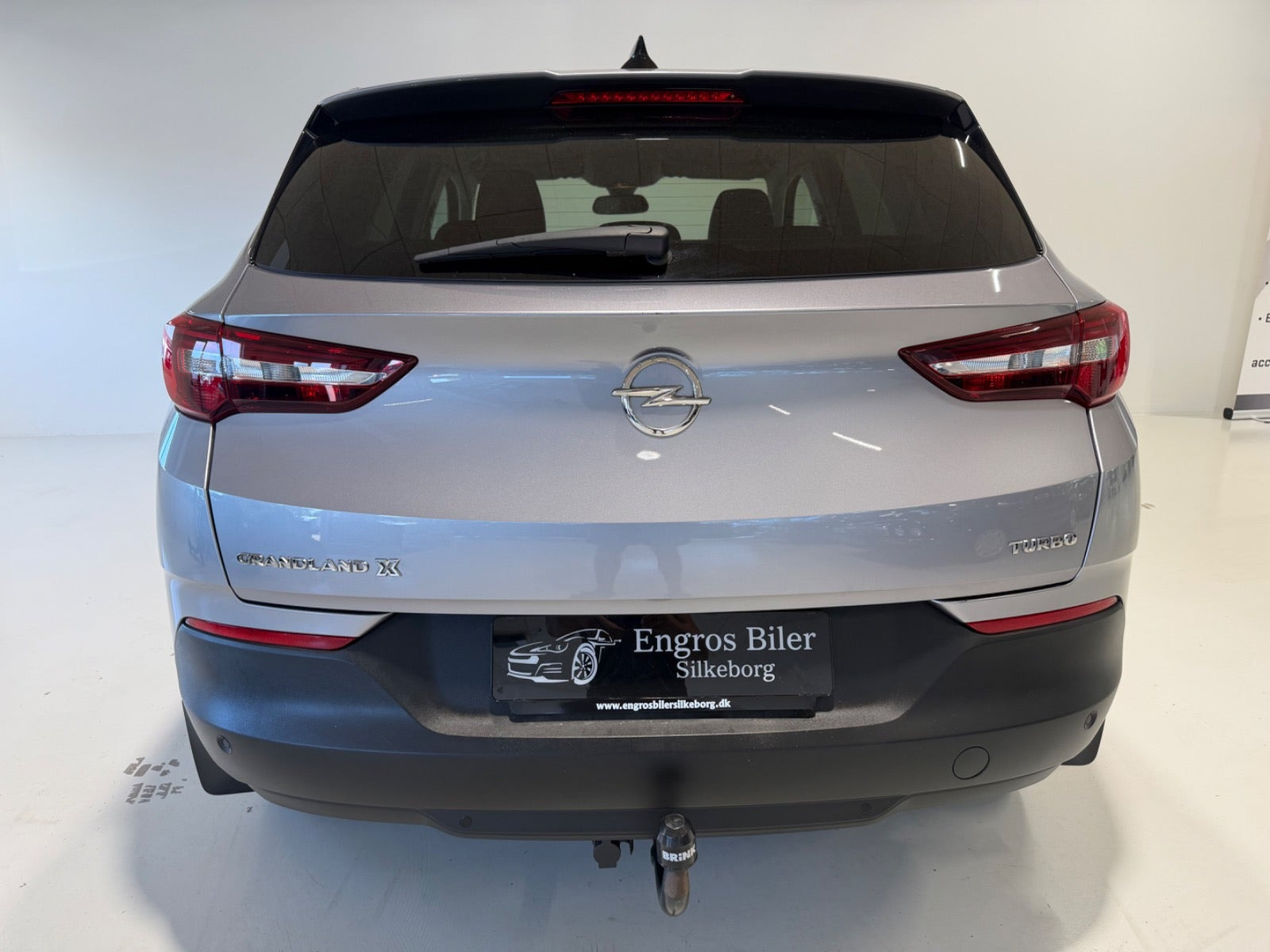 Grå Opel Grandland X fra 2018