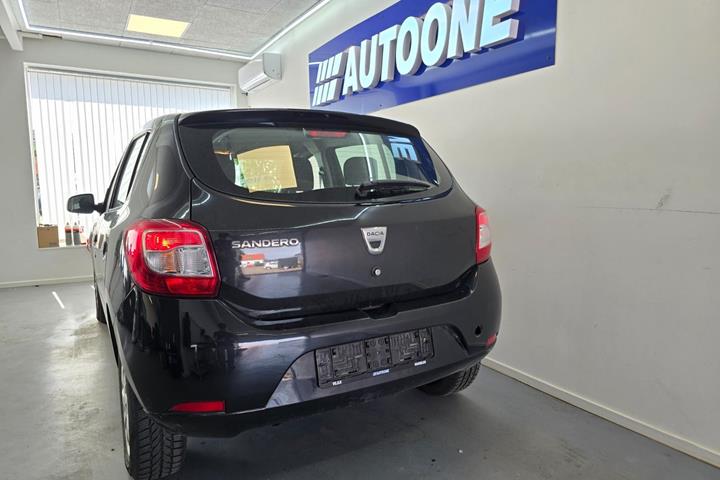 Sort Dacia Sandero fra 2016