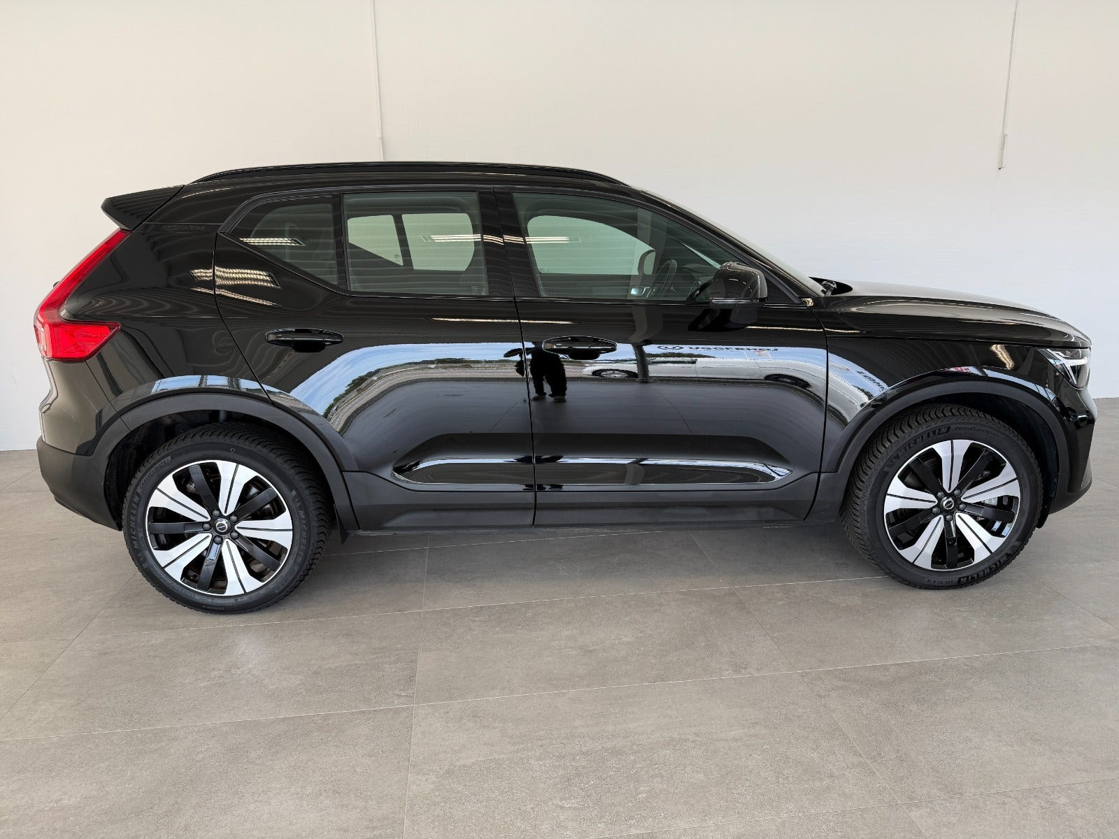 Sort Volvo XC40 fra 2023