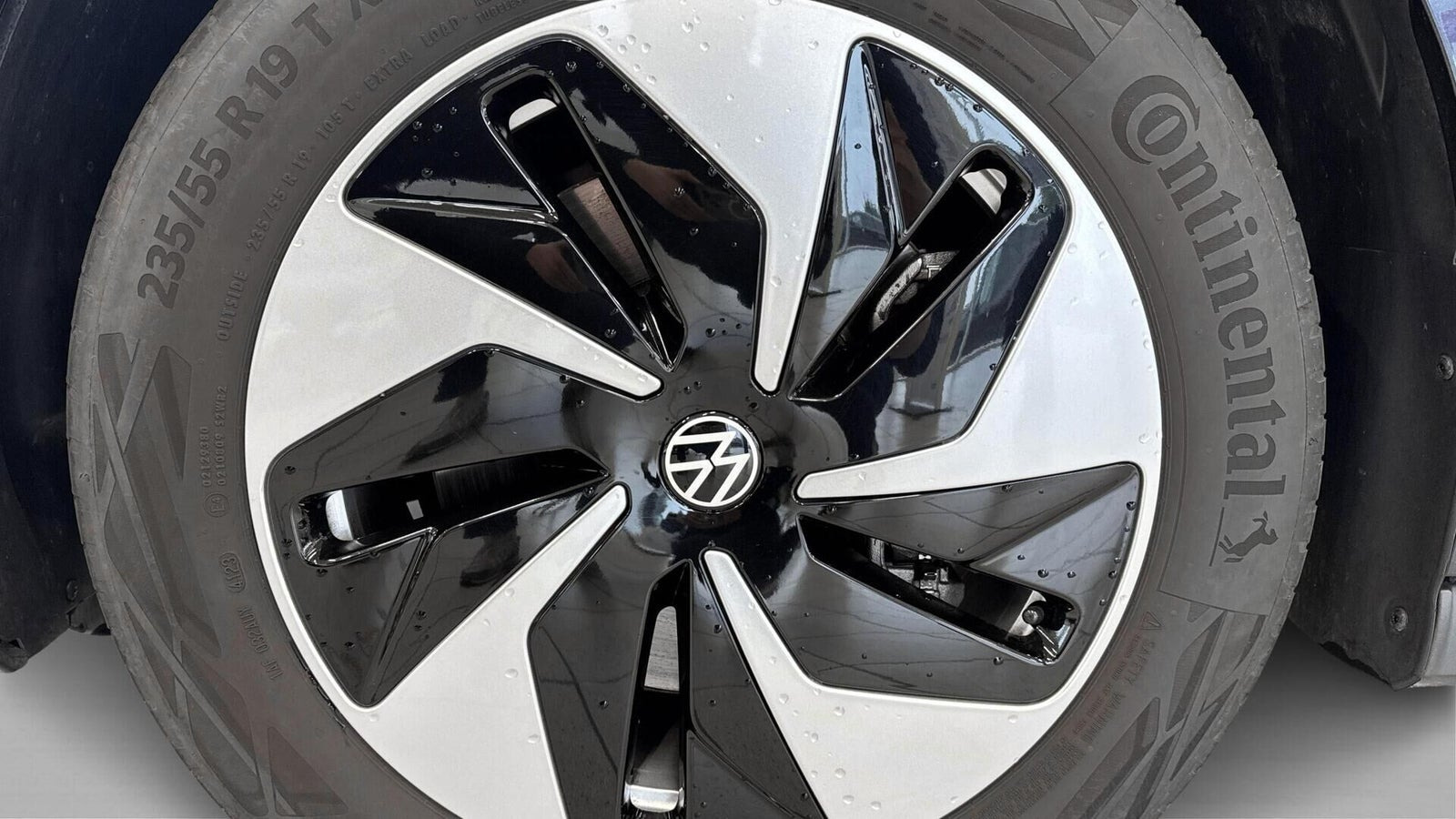 Blå VW ID.Buzz fra 2024