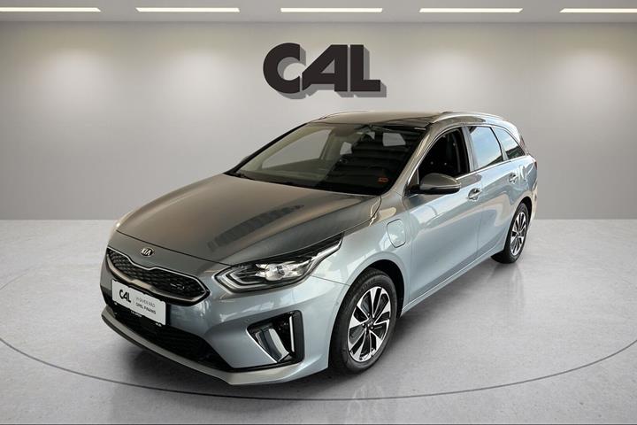 Sølv Kia Ceed fra 2021 set udefra