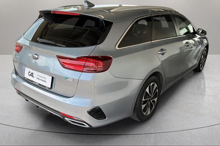 Sølv Kia Ceed fra 2021