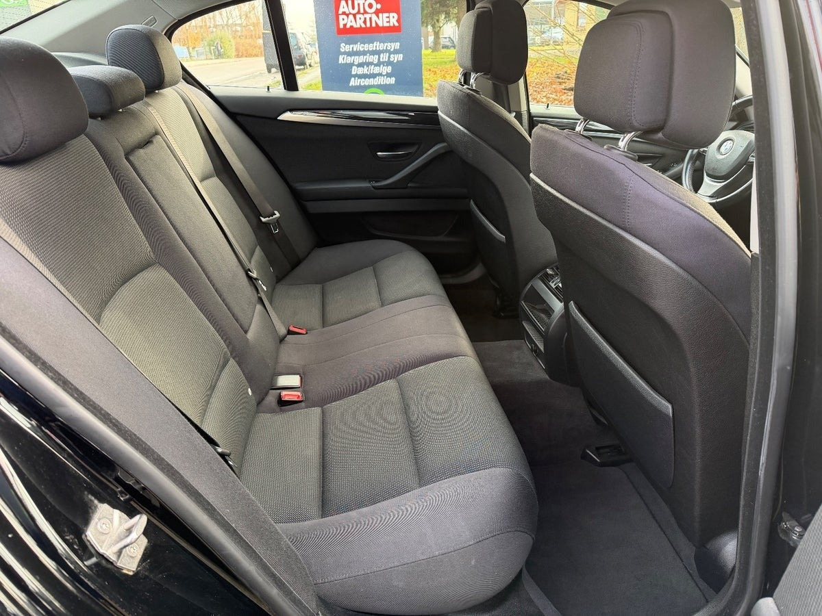 Sort BMW 520d fra 2013