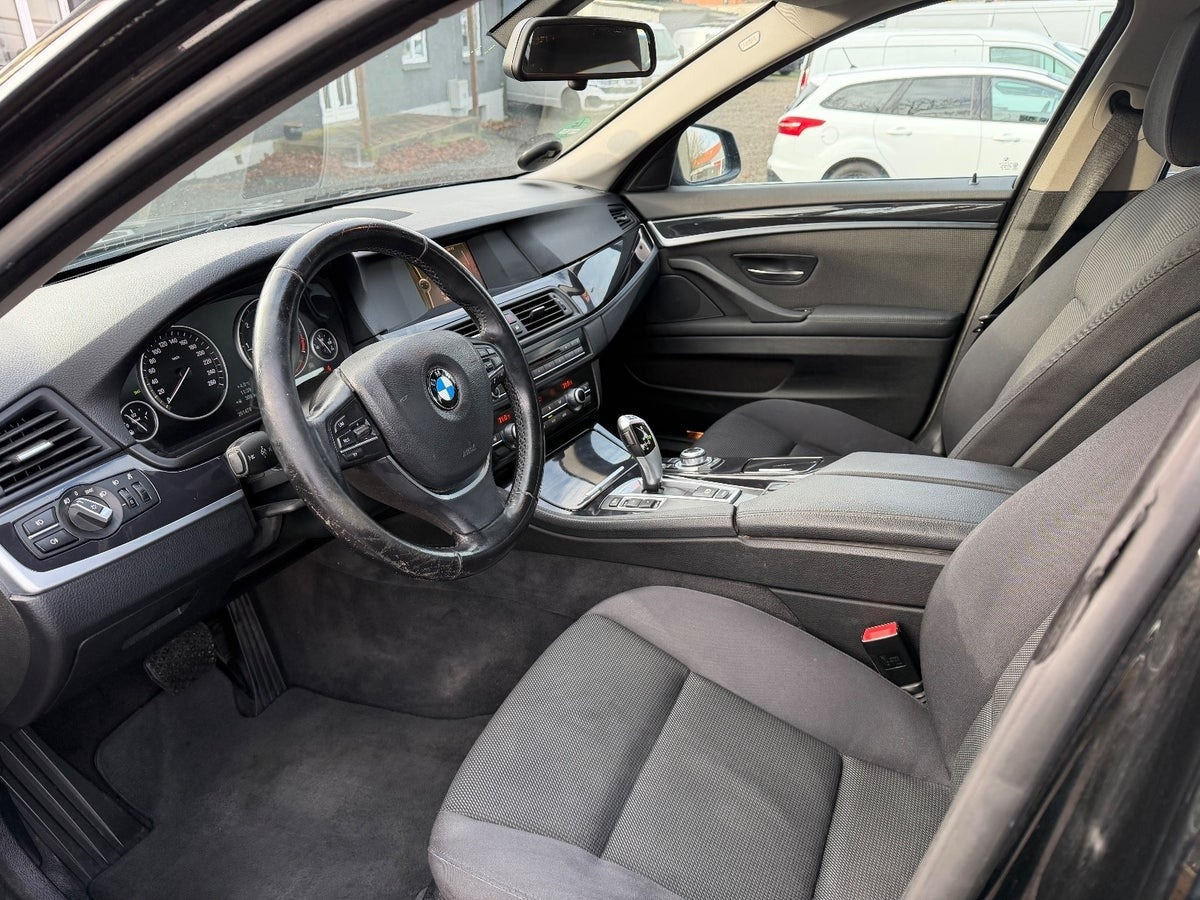 Sort BMW 520d fra 2013