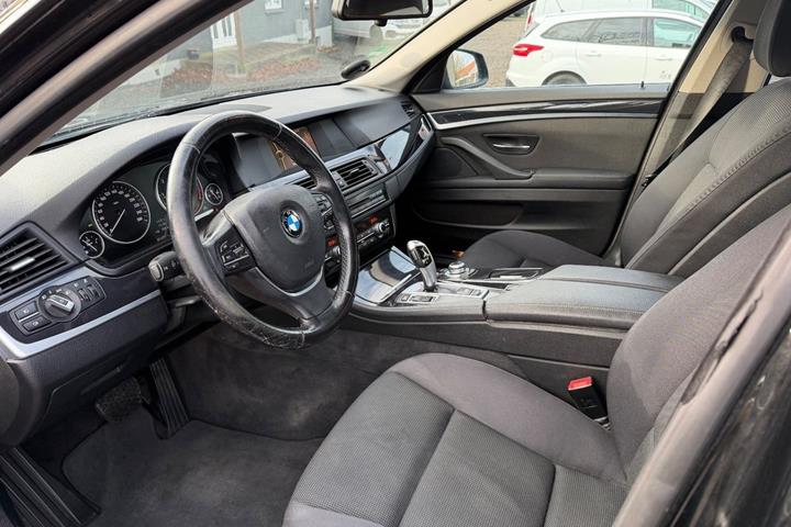 Sort BMW 520d fra 2013