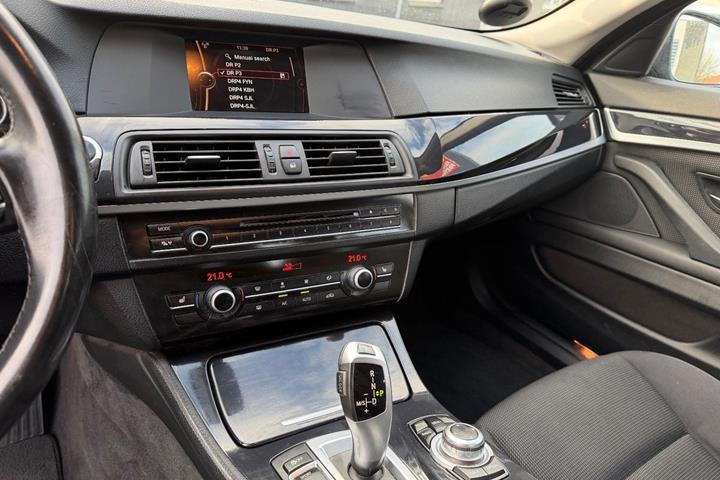 Sort BMW 520d fra 2013