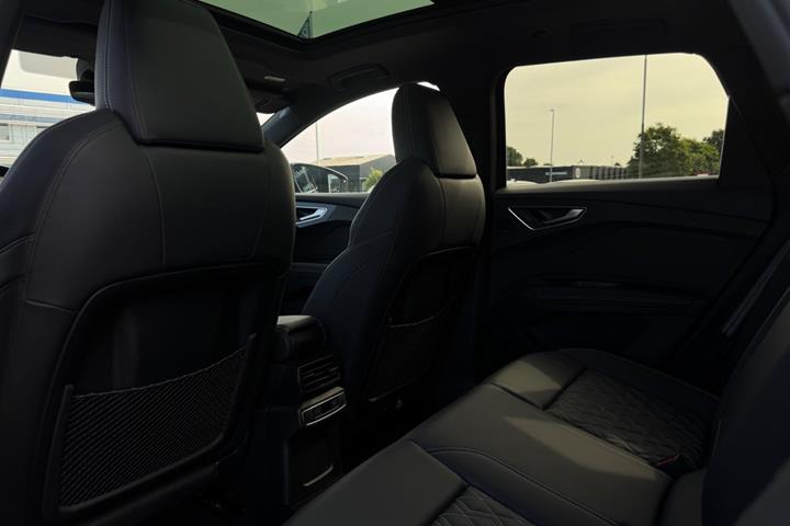 Hvid Audi Q4 e-tron fra 2022