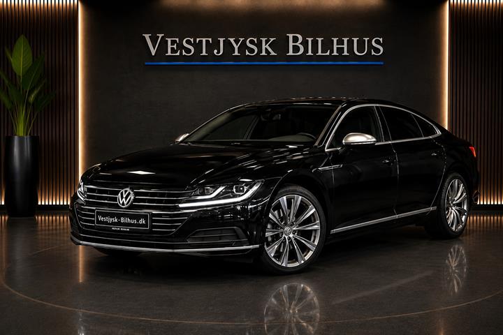 Sort VW Arteon fra 2018 set udefra