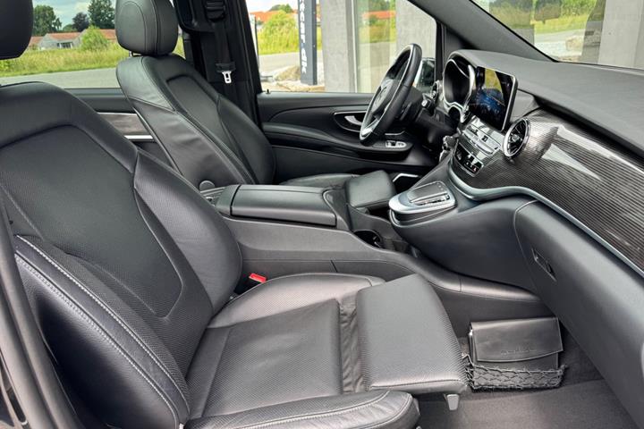 Sort Mercedes EQV300 fra 2022