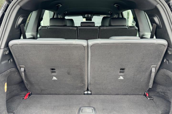 Sort Mercedes EQB250 fra 2023