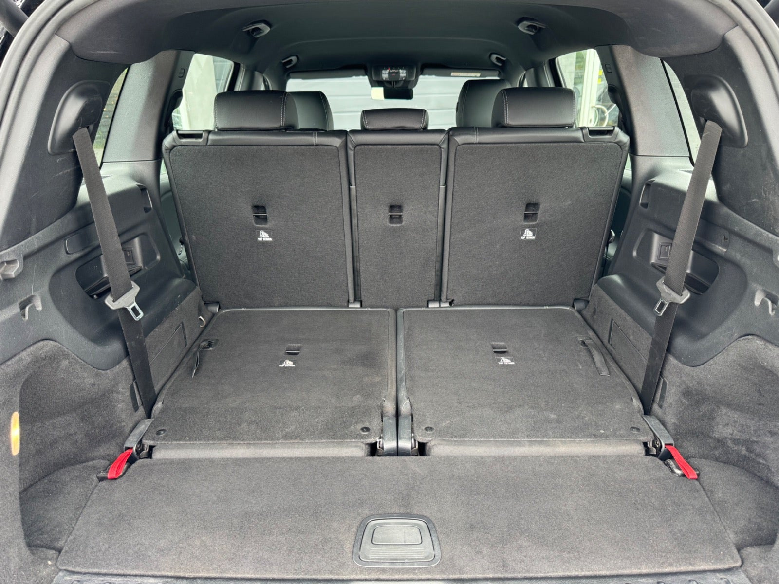 Sort Mercedes EQB250 fra 2023