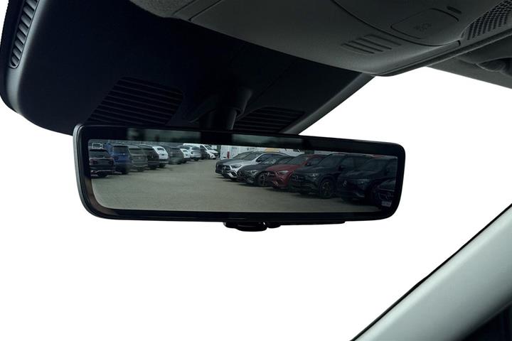 Hvid Mercedes Vito 119 fra 2022