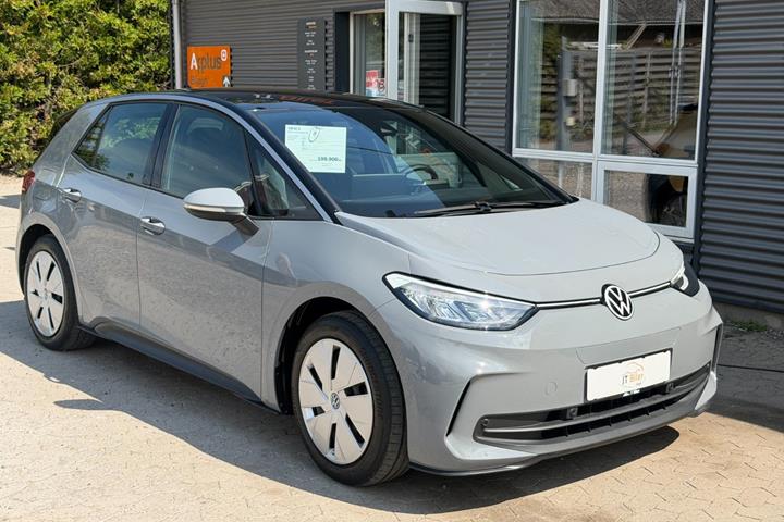 Grå VW ID.3 fra 2024 set udefra